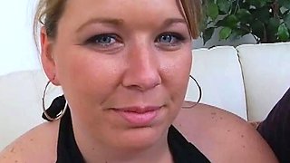 Australian BBW with big boobs gives blowjob