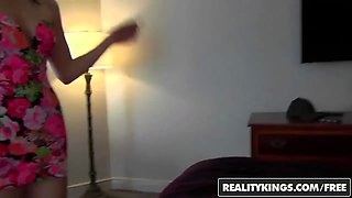 All natural teenage (Alexis Blaze) gets board and makes a sextape - reality kings