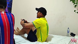 Chamei Meu Amigo Pra Jogar Video Game E Sentei No Joystick Dele (completo No Red) 10 Min With Sub Zero, Bee F And Anal Fingering