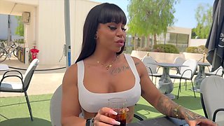 Sally, 35, manager of an equestrian center in Montauban! - Jacquie et Michel TV