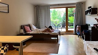 Flexible pale brunette with foot fetish does hot footjob