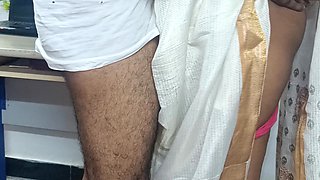 Malayali Aunty Fucking on Office Table with Her Manager