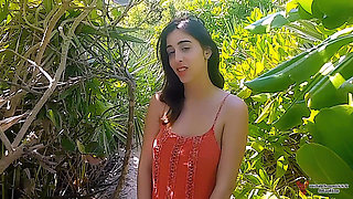 Lola Bella’s Beach Pee Break