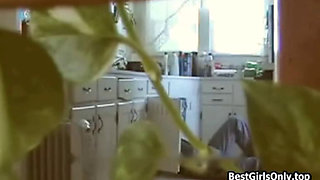 Horny Housewife Sucks Plumber Filmed By Hidden Cam