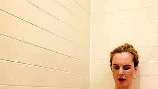 Cute amateur brunette naughty in solo jerking show on camera