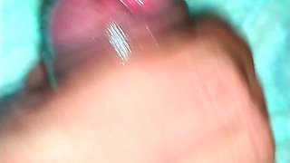 Hot Handjob, Close up of the Cum Splashed and Lost in the Absence of a Mouth