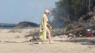 Golden Rain 95 - Piss on Beach