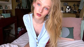 Chubby blonde brianna solo masturbation