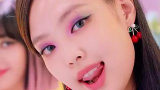 Jennie Totally Wants YOUR Ice Cream