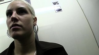 Hot amateur blonde blowjob in HD