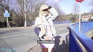 Foreigner Gina Varney licks the dick of a Czech man