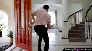 FamilyOrgasm - Better To Share our Stepdaughters Than an Innecesary Fight