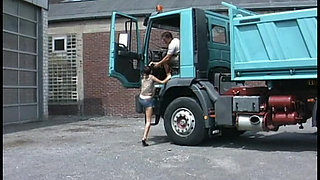 A Trucker Driver Quickly Fucks His Girlfriend Before the Next Route
