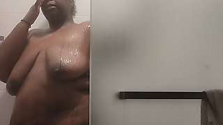 Dirty Ebony BBW Slut Gets Clean After Nasty Deep-throat-blowjob