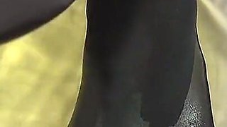 Big Tit Mature Pissing on Nylon Feet