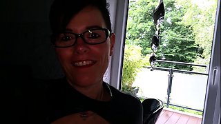 German cougar Molly uses butt pump system and dildo