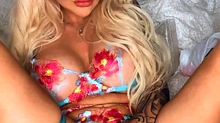 Blonde tight pussy babe solo toy fun in glamour masturbation