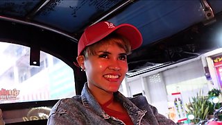 Curvy Thai MILF amateur gets picked up