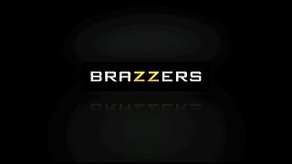 Hike Her Skirt Up With Erik Everhard, Stevie Shae - Brazzers