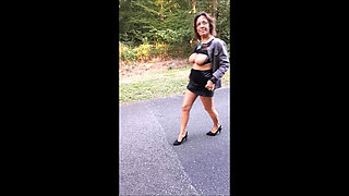 Noemie Sunday Stroll