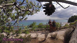 Dick flash - I pull out my cock in front of a French girl on the beach path and she helps me cum in mounth CAUGHT !!!