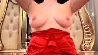 ChloeRydes topless busty blonde MILF