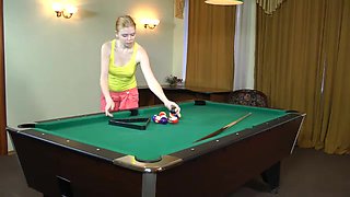 Rita rejects pool - WeAreHairy