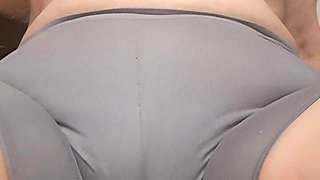 Mature MILF Fuck Shows Her Fat Pussy in Her Pants