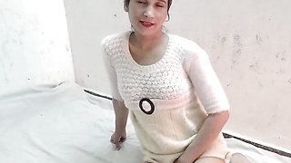 Desi hot girl ko paise dekar oyo le jakar pel diya