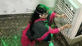 Naukrani ko paise dekar jabar kichen me hi pakad ke pel diya