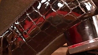 Clogs & Opaque Tights - Footplay Contrast