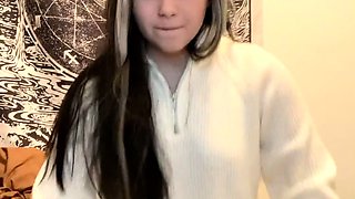 Amateur Webcam Teen Masturbates And Teases