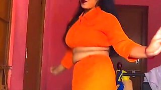 Indian village hot desi girl in the forest viral MMS