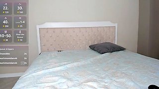 SMALL TIT BRUNETTE TATTOOED TEEN GIRLFRIEND CAUGHT IN SHOWER