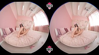 Pink.Pussy Hot Solo - VRQueens