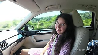 How Many Times She Peed On A 10h Road Trip?