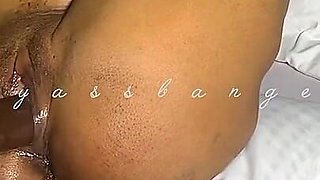 Mature Midwife Spread Her Legs for Huge Black Cocok Digging Deep Missionary