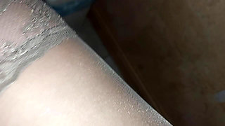 Housewife Pee