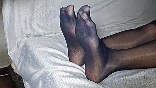 Nylon Feet Jerk off Instructions, Get Ready to Cumshot Now!
