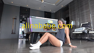 Nude Teen Cute Thai Teasing Her Asian Ass On Cam