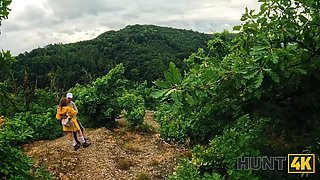 Hunt4k. faced a nude stranger with lovely boobs in the forest