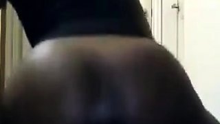 Webcam beauty and her toys have solo sex