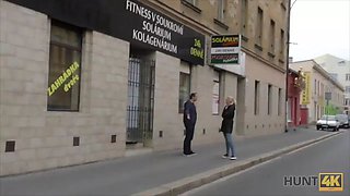 HUNT4K. Pussy help girl make some help for her boyfriend