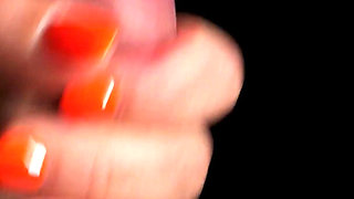 561 Ihre Lippen Im Roten Lippenstift Saugen Ihr Sperma.