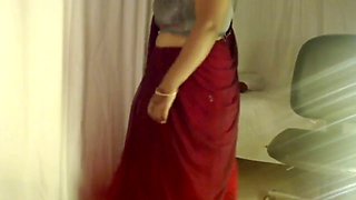 Hotgirl21 showcases her colossal natural breasts in a sultry nipple show