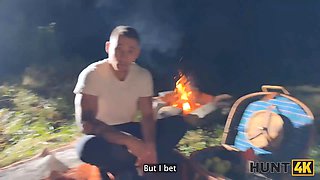 Hunt4k. spectacular skinny brunette doesn’t care about her boyfriend and is providing a Sloppy Blowjob to a stranger