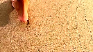 Amateur Foot Fetish Girlfriend Sucks and gives a Footjob