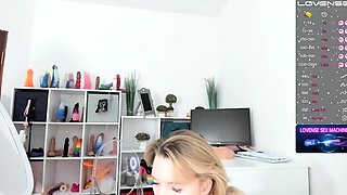 Amateur blonde teen fucks pussy and ass with toy