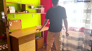 Hot Young Babe in Pantyhose Pegs Her Gimp Boyfriend and Gets Him off