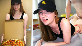 The delivery girl ate the pizza🍕and paid back with a hot pussy